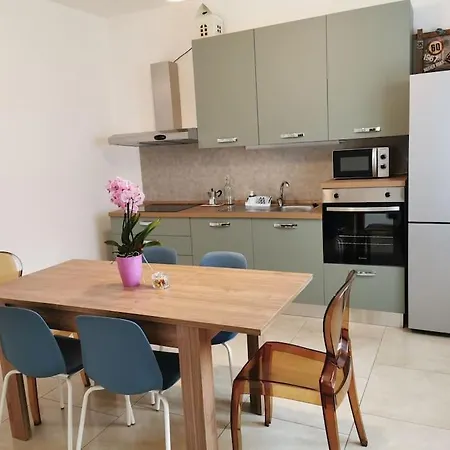 Ines Tra E Montagna - D'iseo Apartman *